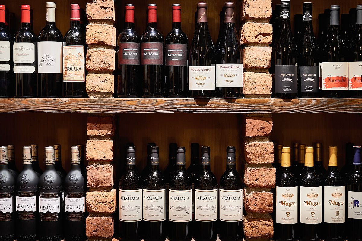 Ausgesuchte österreichische und internationale Weine