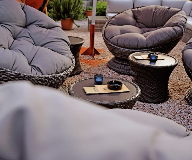 Lounge im Gastgarten