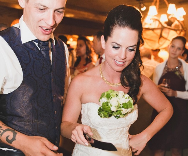 Beim Anschneiden der Hochzeitstorte im Restaurant Santa Fe